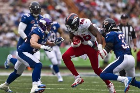 星空体育官网下载入口-西亚卡姆巴塞罗那之战轰生涯新高，蓝领逆袭锋线核心的战术革命